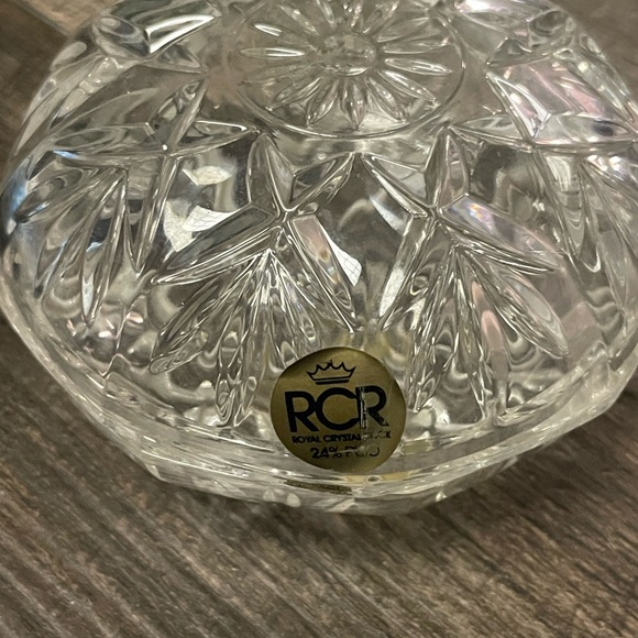 Royal Crystal Dish with Lid - Picture 4 of 5